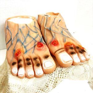 Cesar' Novelty Adult Jumbo Bare Feet Caveman w/ sores  Slippers NWT NOS